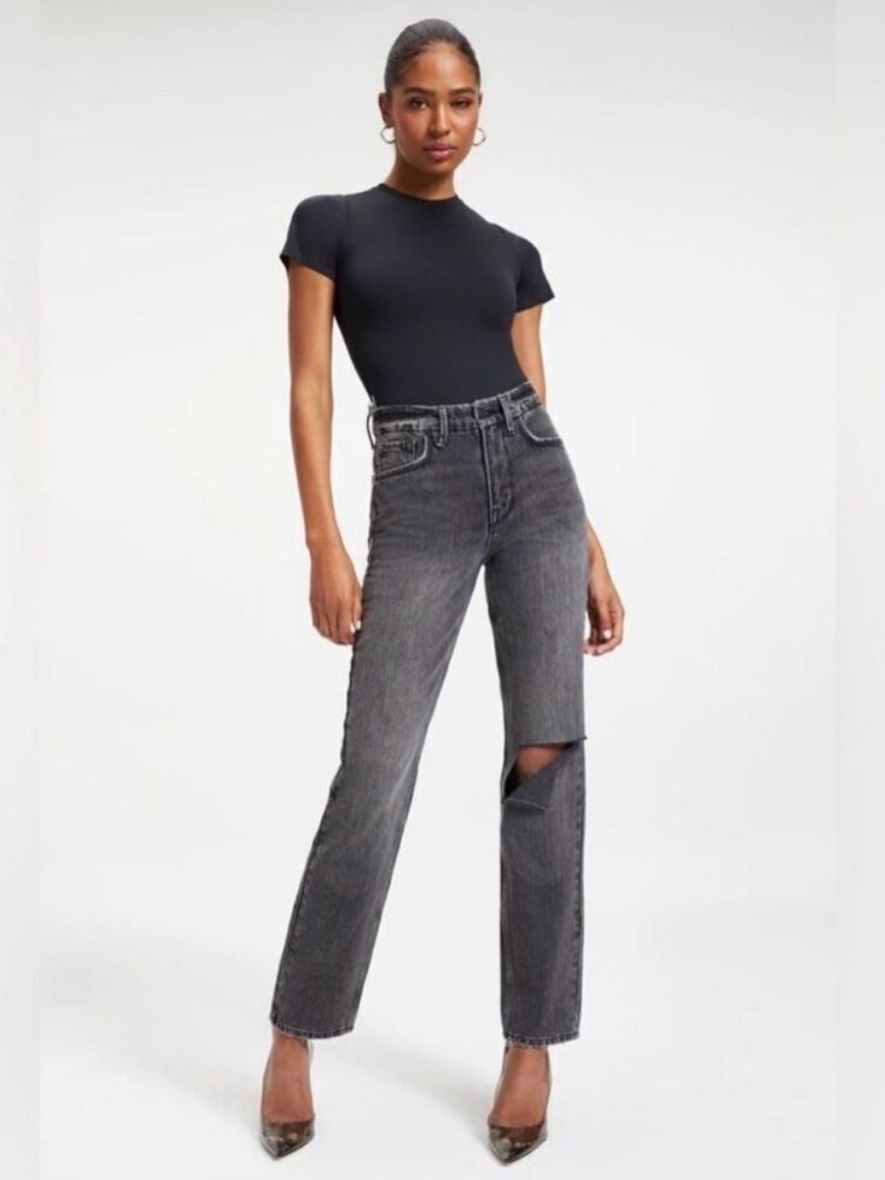 Good American Good 90s Straight Leg Jeans in Washed Black with Knee Rip 6/28